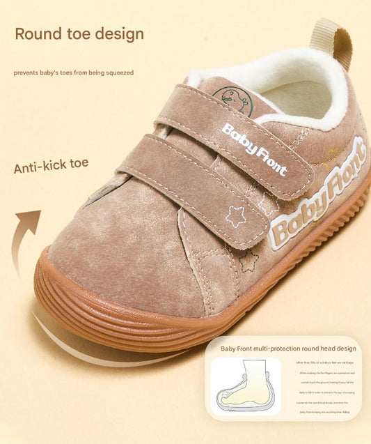 👶👟 When Should Babies Start Wearing Shoes? A Pediatric-Friendly Guide